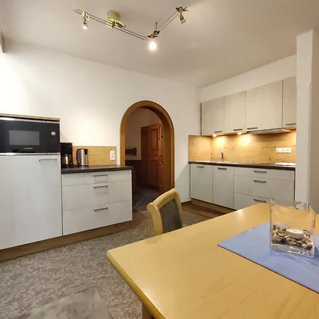 شقة Appartementhaus Kostenzer